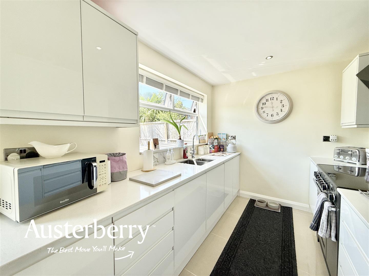 3 bed property in Cedar Grove, Stoke-On-Trent